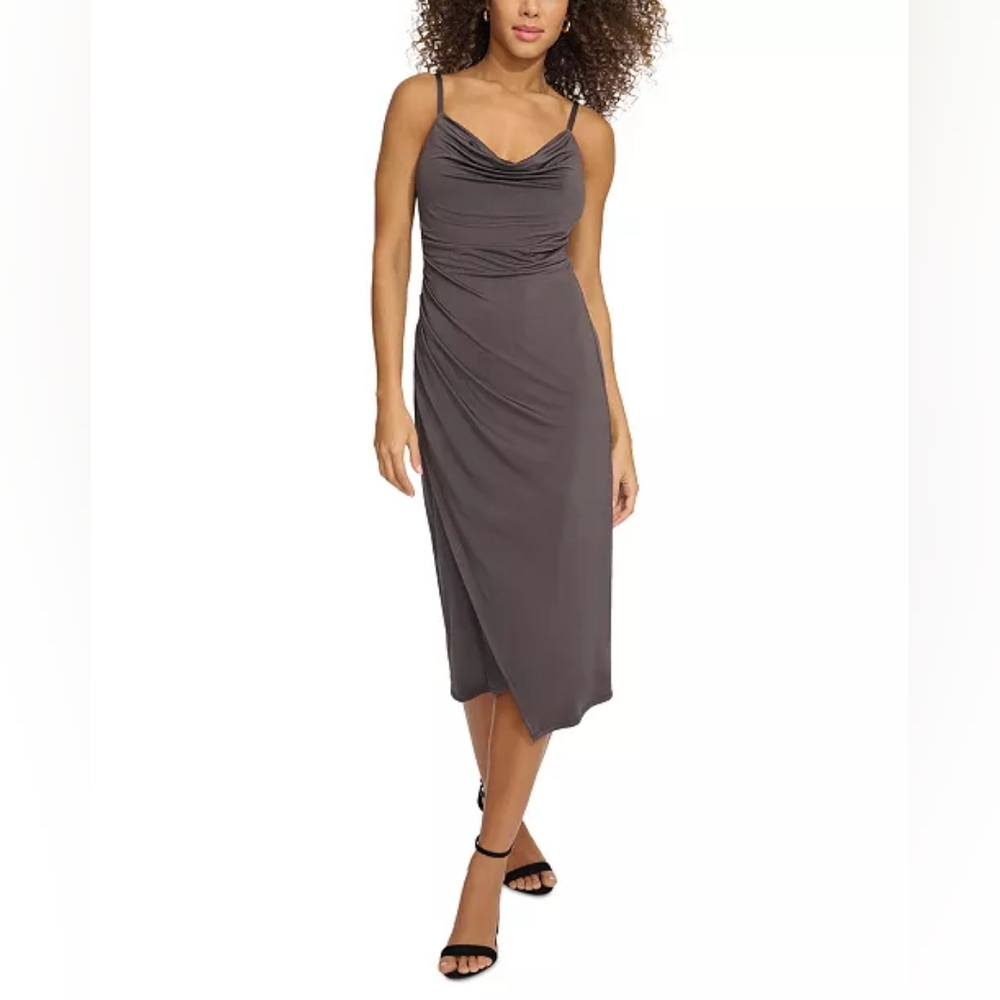 Women's Clothing (879)